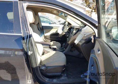 2017 Hyundai Santa Fe Sport 2.4L z USA, uszkodzony, nr VIN 5NMZUDLBXHH044891